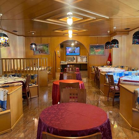 国际酒店 塔尔维西奥 外观 照片